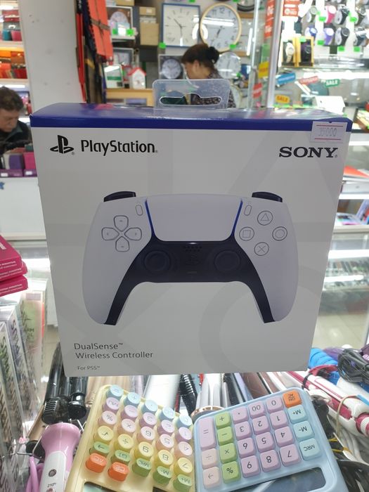 Джойстик на PS5 отличного качества