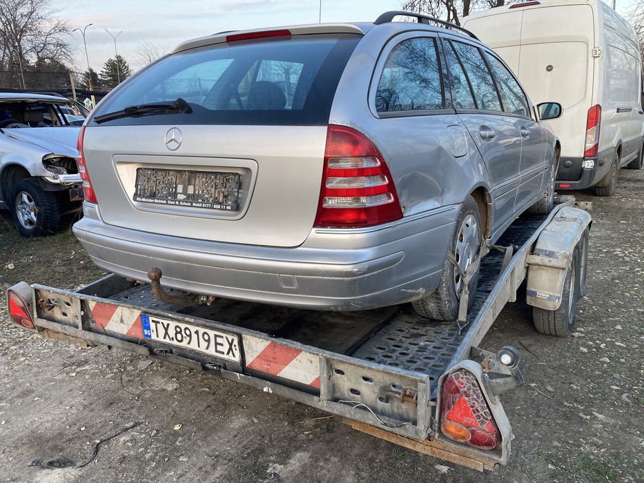 Продава се само на части Мерцедес С200 компресор 2004 година