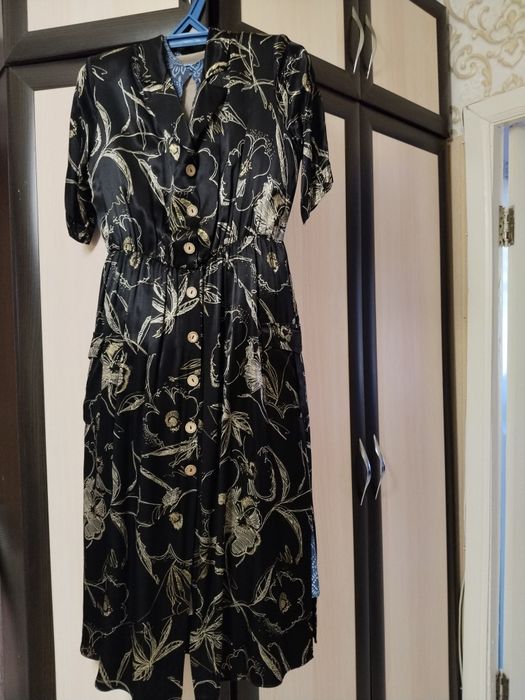 Продам платье женское