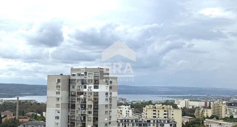 Тристаен апартамент в жк Победа град Варна