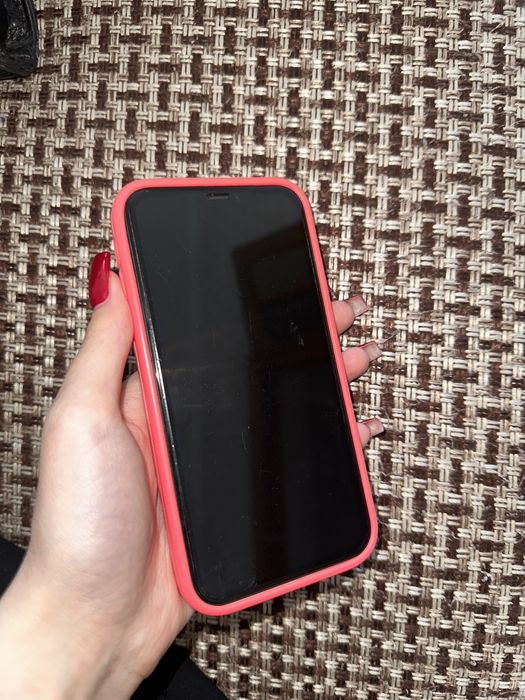 Продам Iphone 11