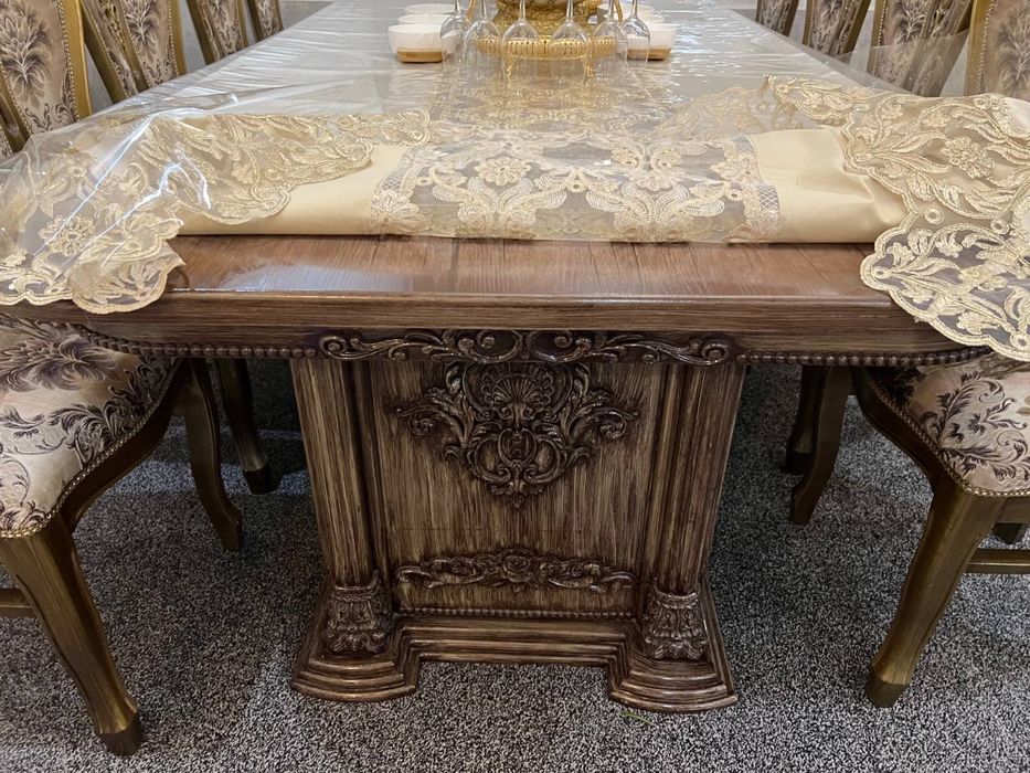 Стол и стулья б/у в хорошем состоянии чистый