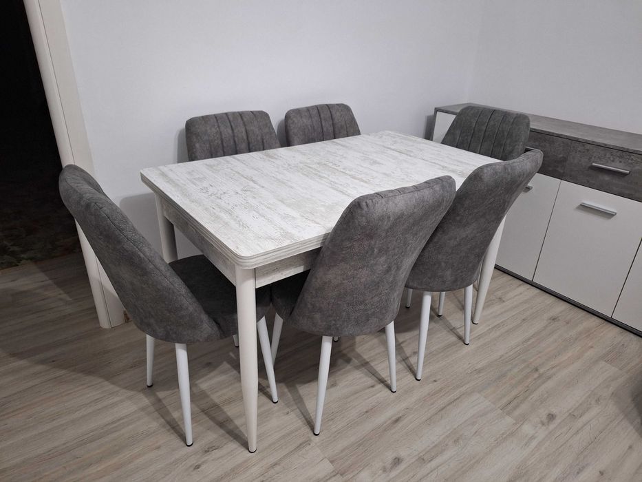 Set masă extensibilă cu 6 scaune gri