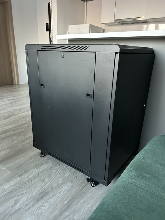 Rack 18U DataLink 600x800 plus tava rack 1U