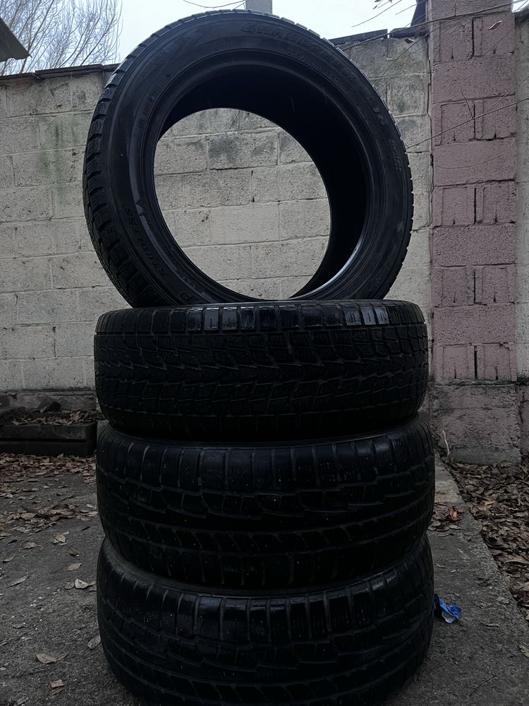 Продам шины 235/55/18 зимние