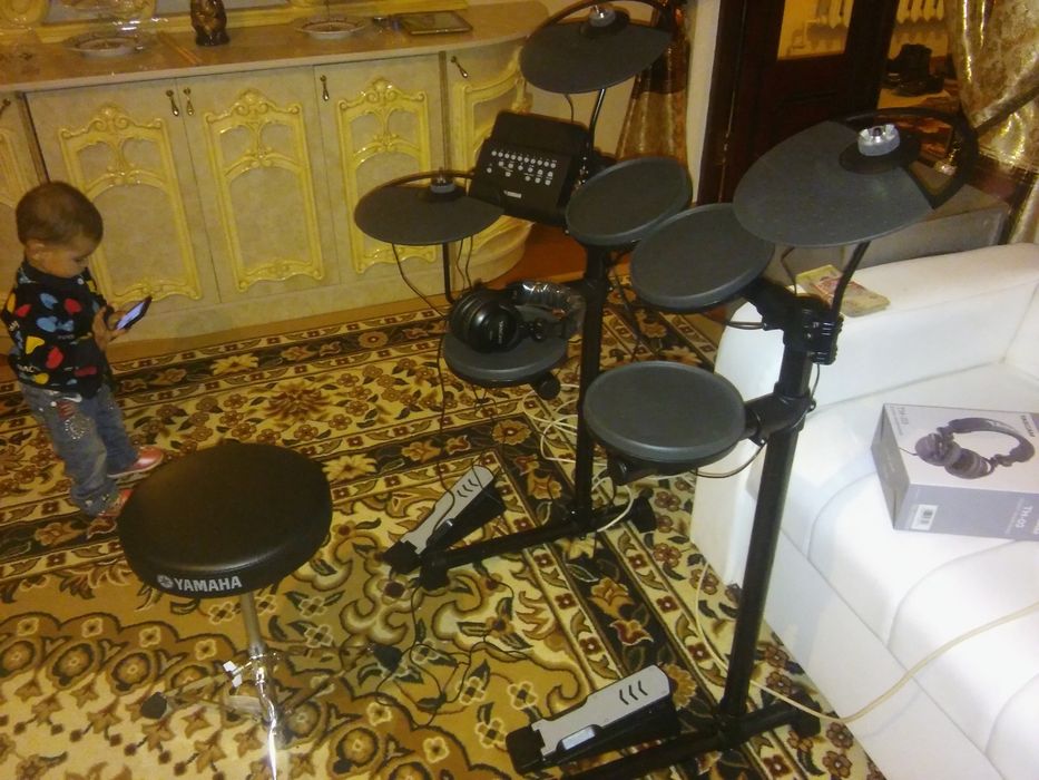 Elektronniy baraban Yamaha DTX 400