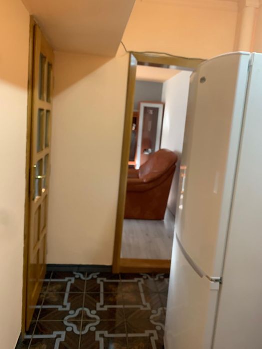 Vind apartament ln lugoj semi decomandat aranjat