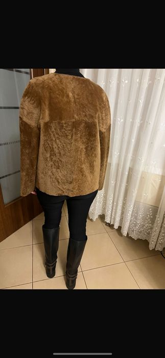 Vând Haină din blană de miel reversibilă