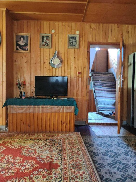 Едноетажна къща с двор 770 кв.м