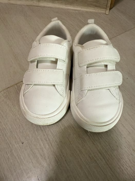 Pantofi albi marca h&m