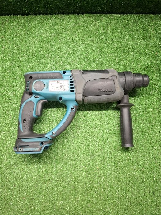 Перфоратор на Makita BHR202