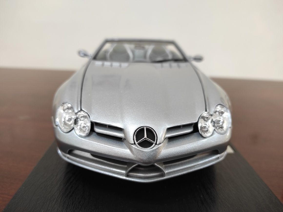 Machetă Mercedes SLR Vision , nouă în cutie.