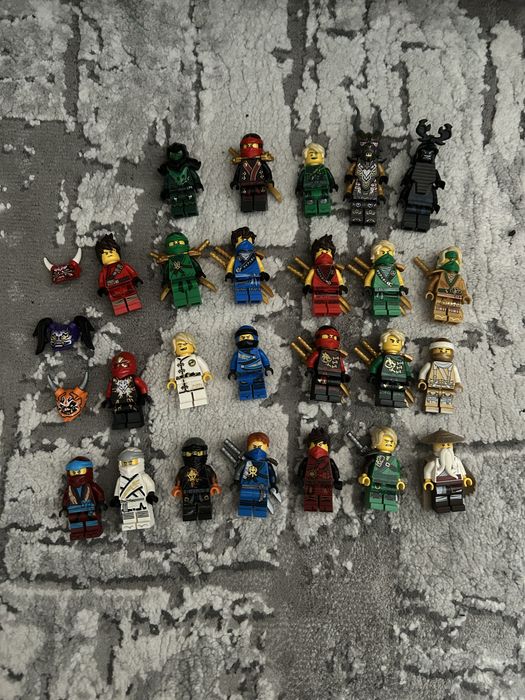 Vand lot Lego Ninjago, pret redus la 400 pana in 1 decembrie