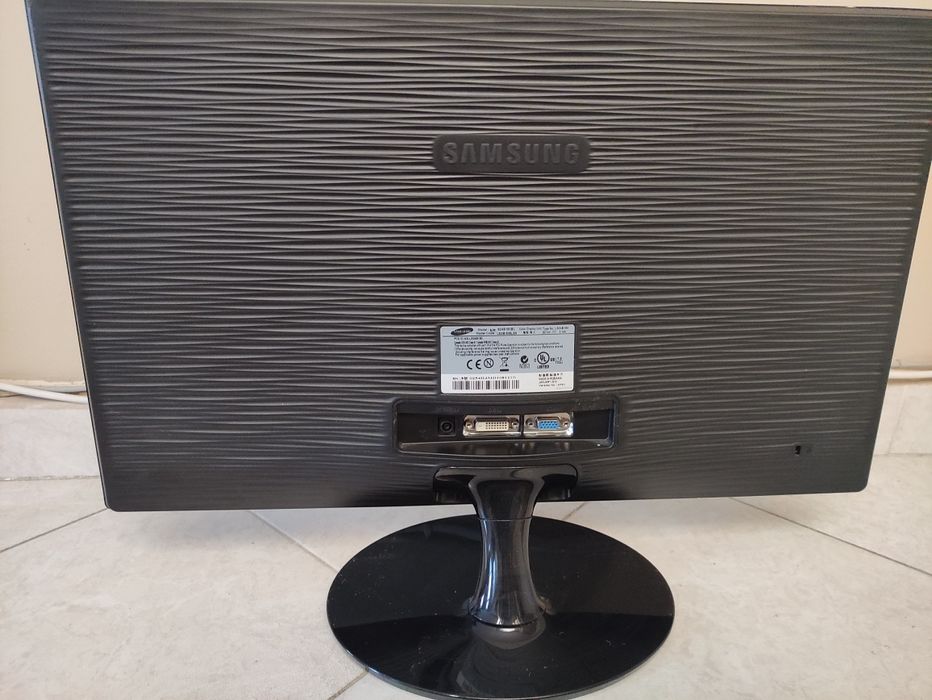 Продава се: монитор