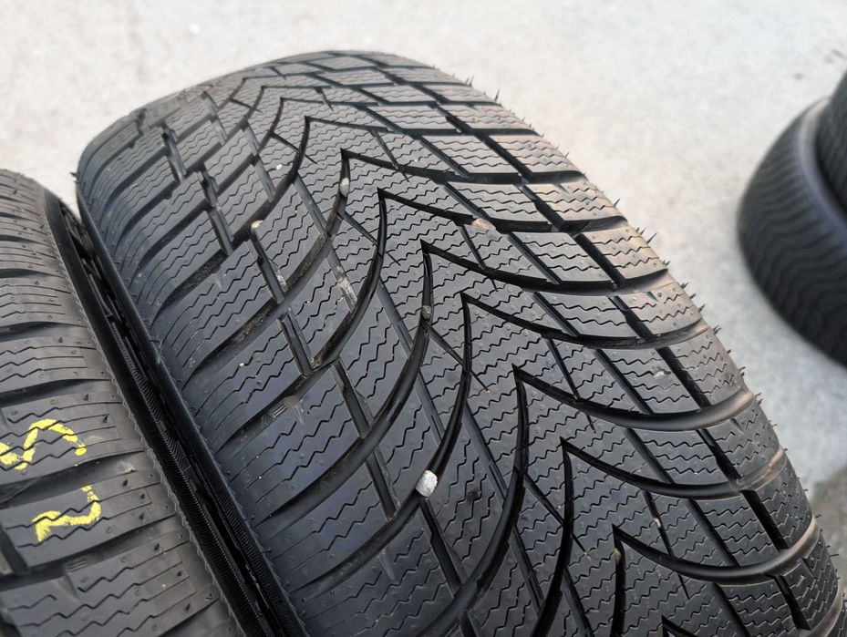 SET 2 Anvelope Iarna 215/55 R18 MOMO W20 Europa 99V - XL