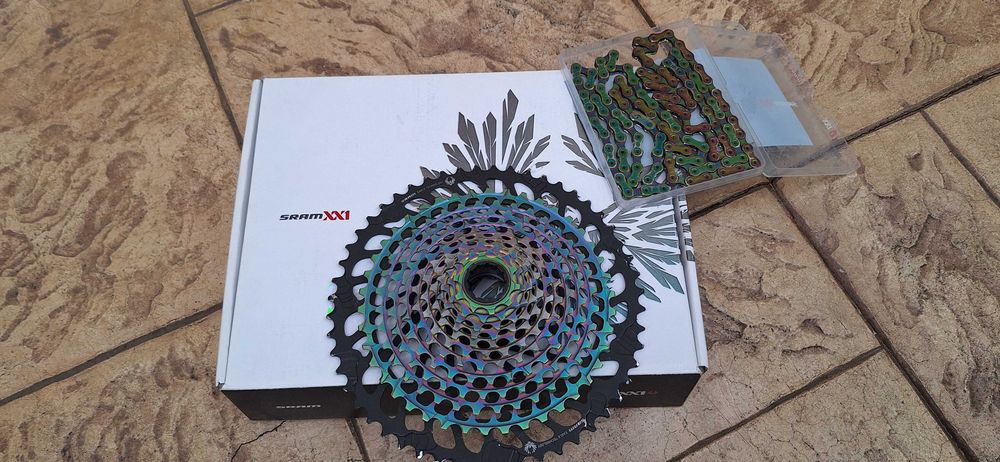 Vând Pinioane Sram Eagle XG-1299 10-52T Rainbow.