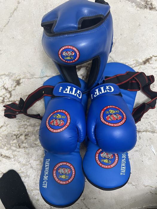 Продам комплект экпировок Таквондо