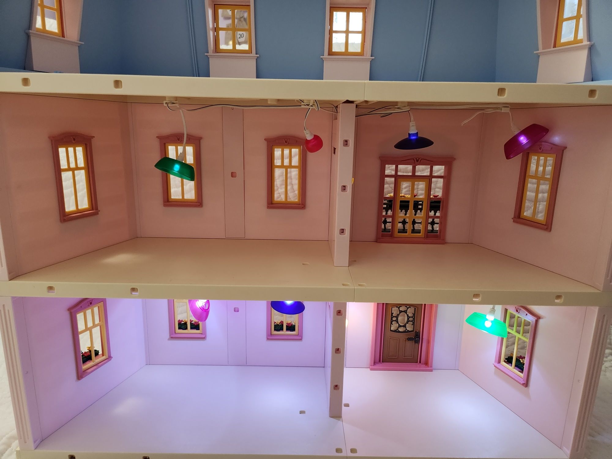 Playmobil Dollhouse cu sonerie şi instalații de lumini