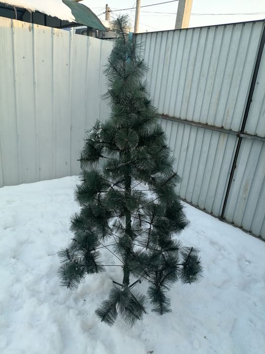 Новогодняя искусственная ёлка