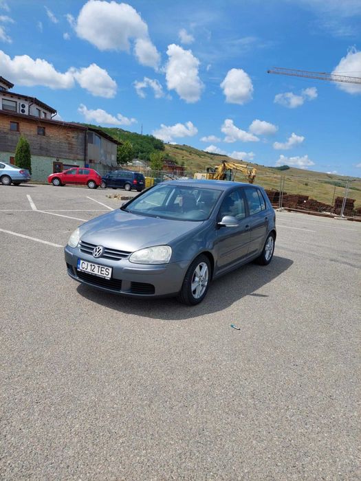 De vinzare vw golf 5.