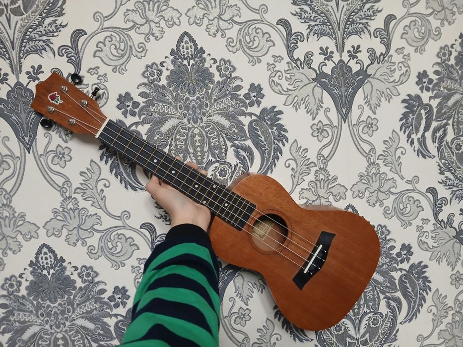 Продается Укулели