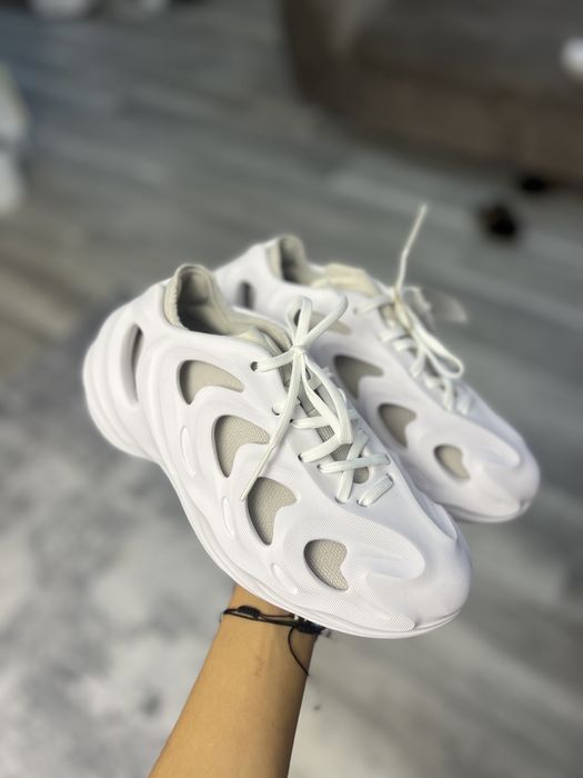 Adidasi adidas ………..