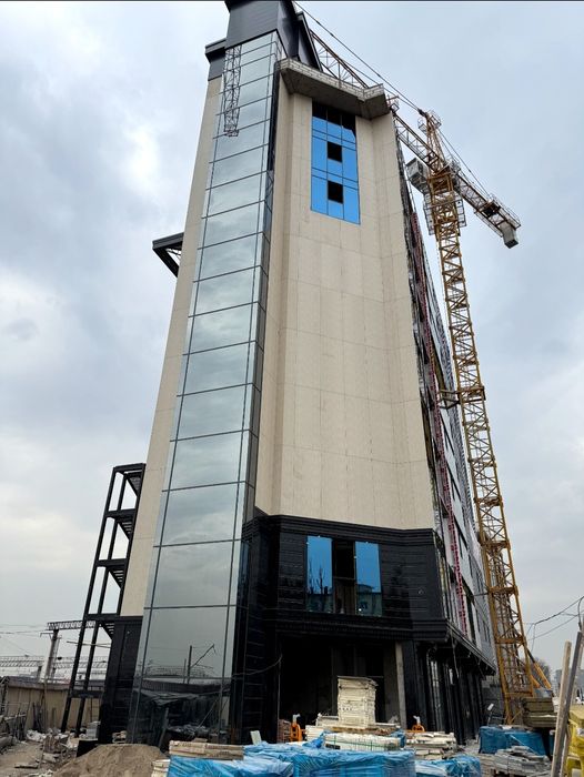 Пррдается и сдается в аренду новый Бизнес центр 36 соток 11 этажей