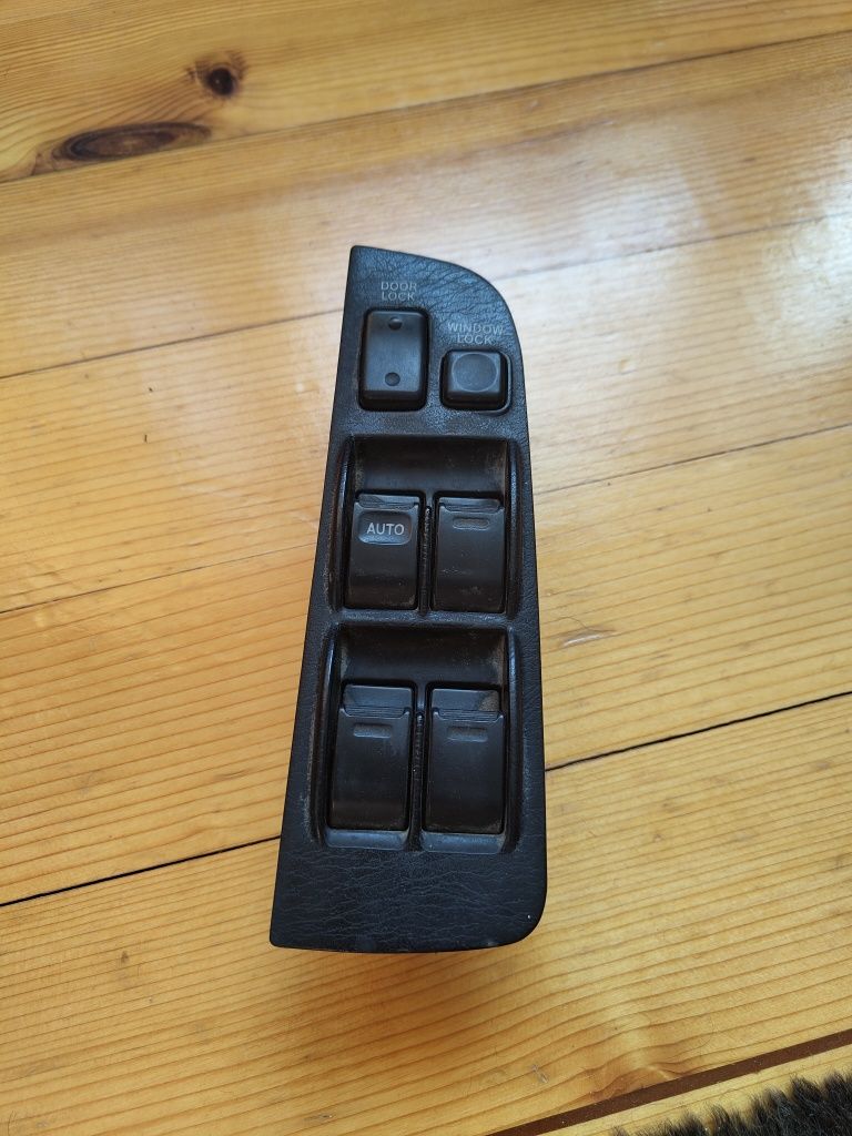 Части за toyota carina