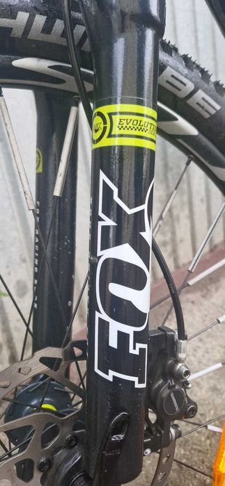 Vand bicicleta MTB Scott 620 carbon, cauciucuri NOI