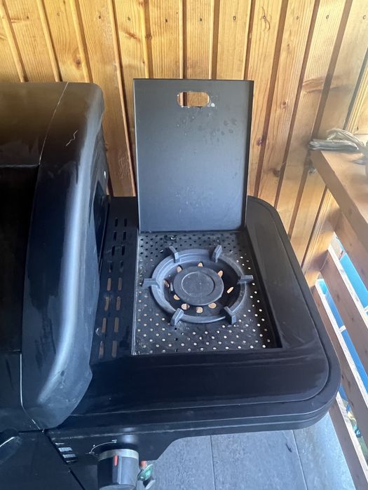 tenneker grill folosit doar de doua ori !
