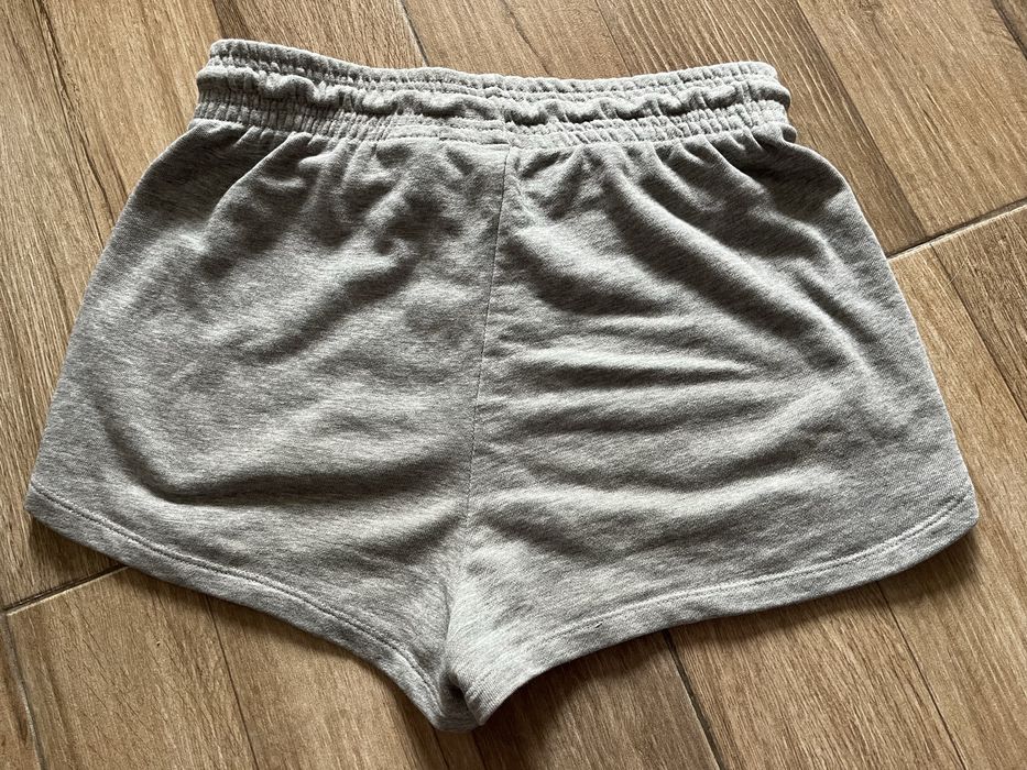 Pantaloni scurți gri H&M