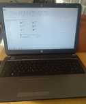 Лаптоп HP, екран 15", 4 GB RAM, запазен и отлично работещ.