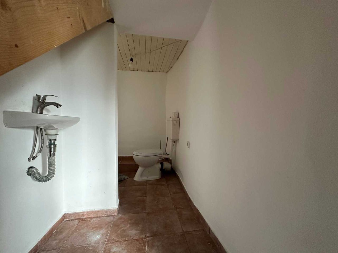 Продава се Къща в с. Ресен, Област Велико Търново - 120 кв.м за 542 €/кв.м - Снимка #9