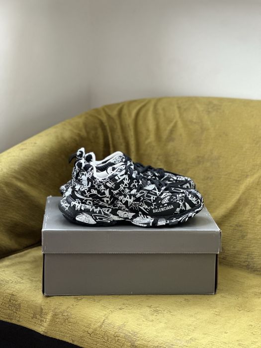 Balenciaga Track 42