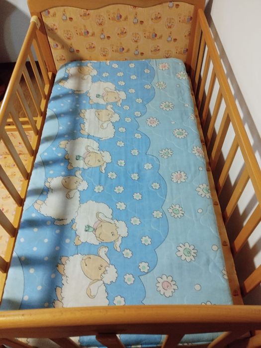 Pătuț și balansoar