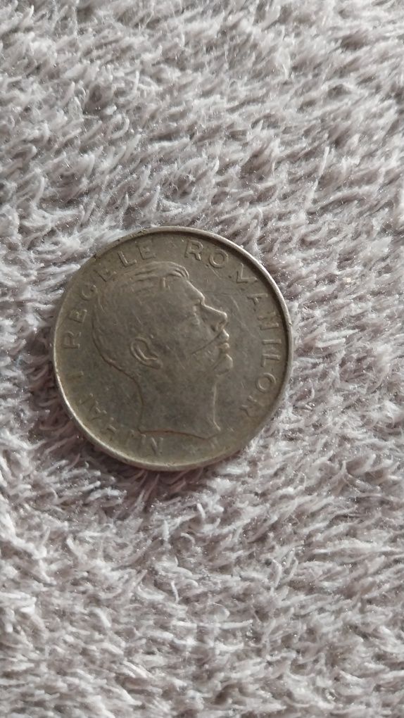 Vând moneda de 100 lei 1943