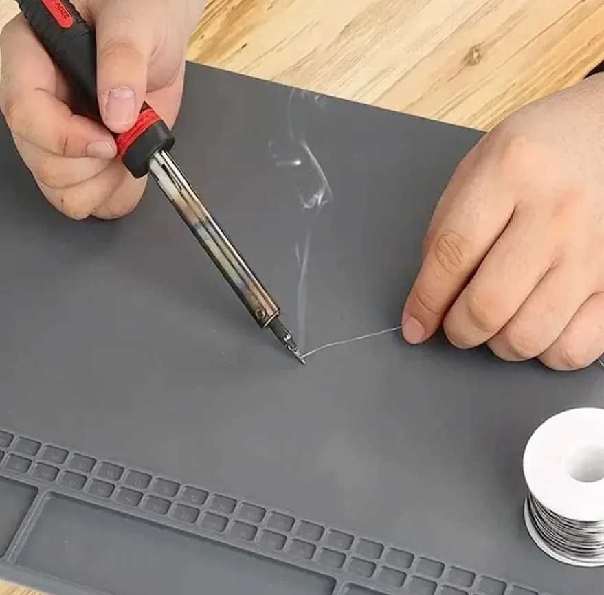 Термостойкий силиконовый коврик для ремонта электроники и пайки.