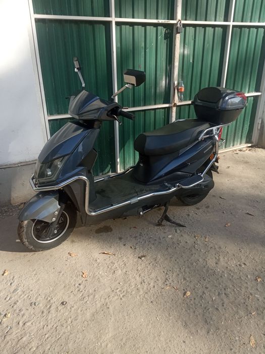 Скутер сотилади холати зор