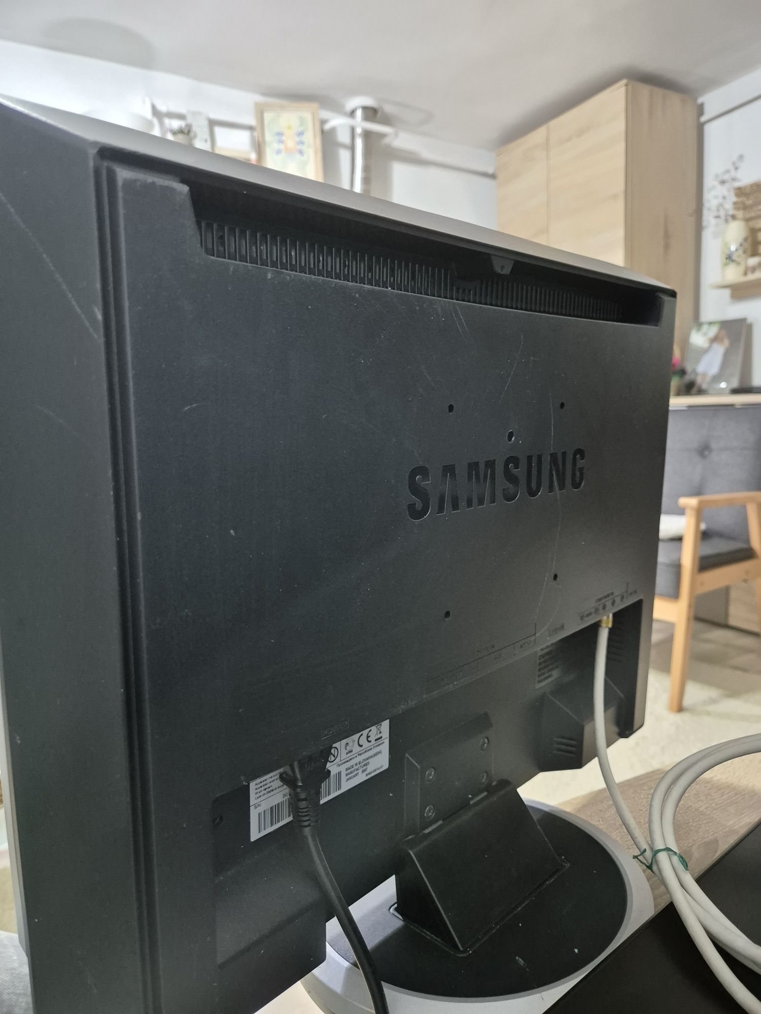 Tv lcd Samsung 19 inch vga dvi stereo