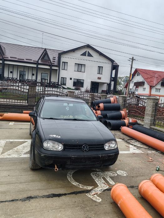 Vând vw golf IV pentru dezmembrări
