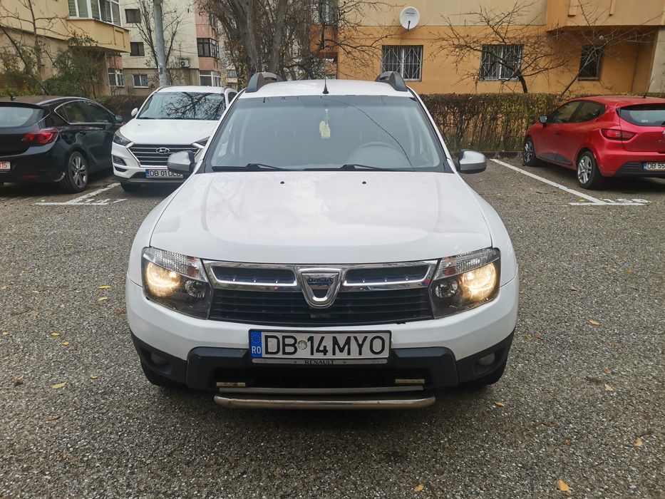 Vând Dacia Duster
