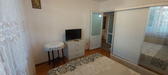 Inchiriez apartament 2 camere in zona Plantelor,Braila