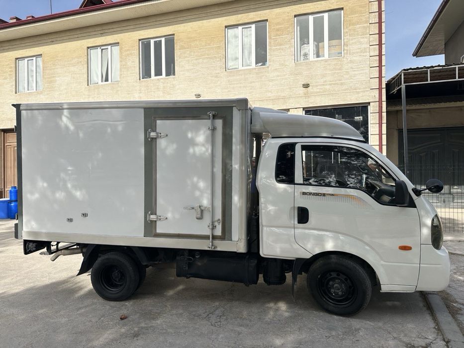 Kia bongo yuk avtomobili. Srochna sotiladi