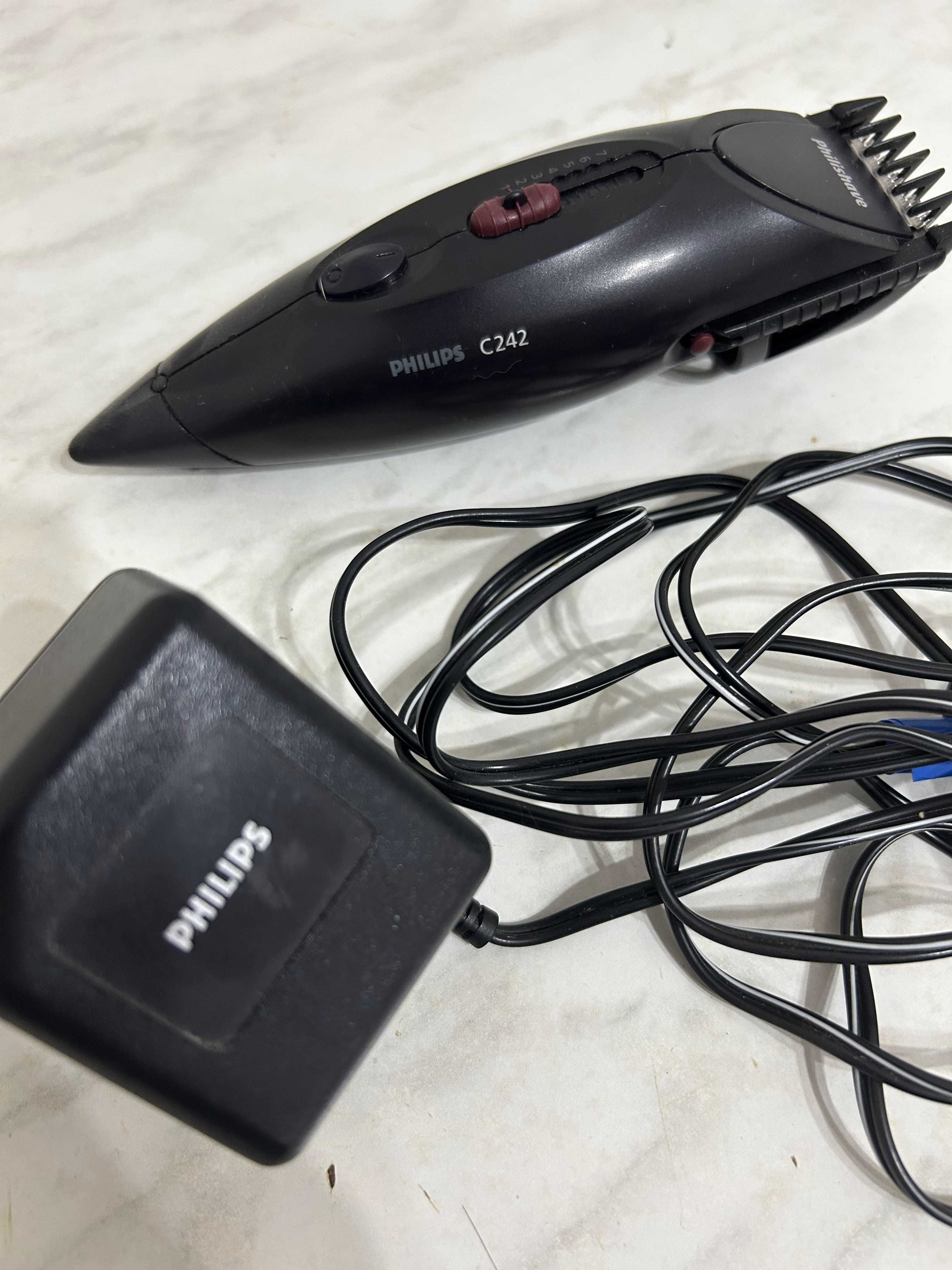 Машинка для стрижки волос | Триммер Philips C242 (продаю на запчасти)