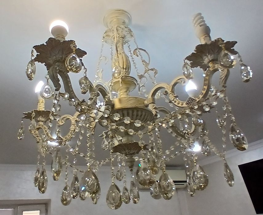 Продается люстра