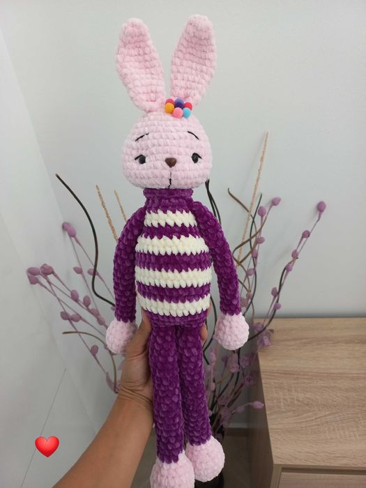 Зайче с височина 53см. с ушите