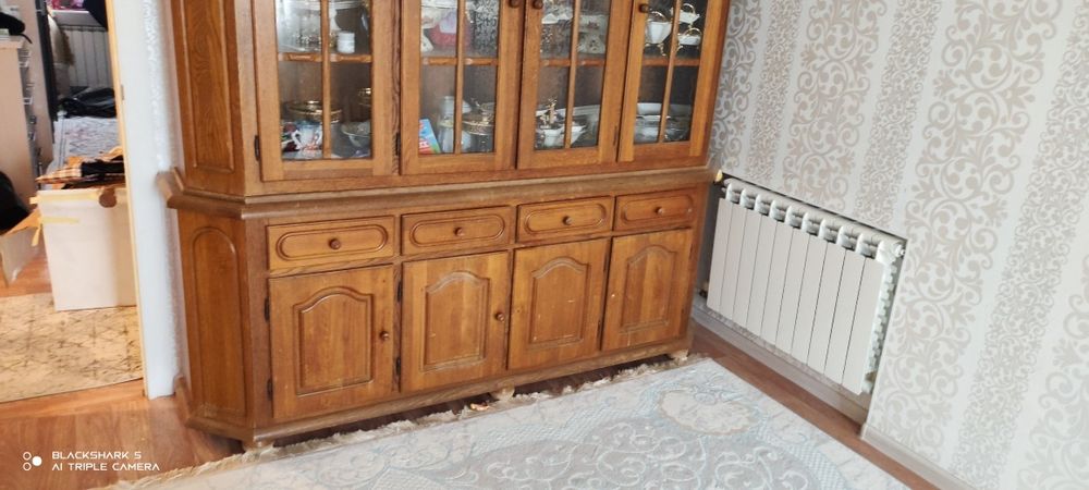 Сервант из дерево