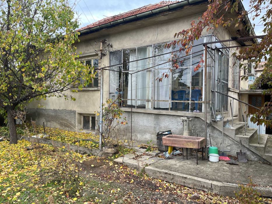 Продава къща в гр. Мъглиж