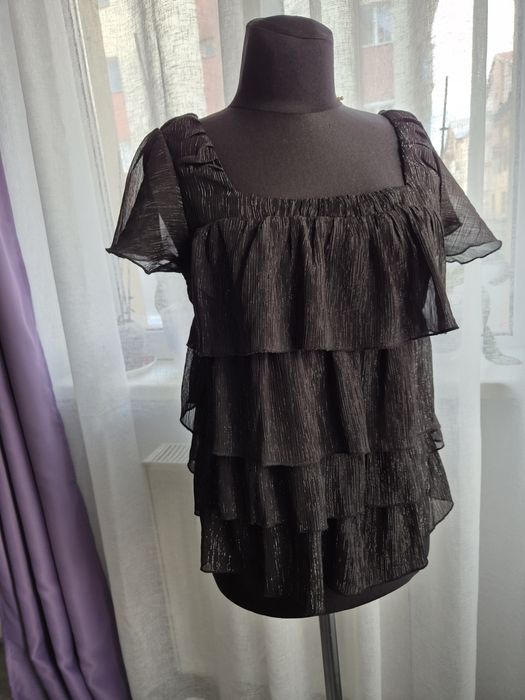 Top elegant volane !