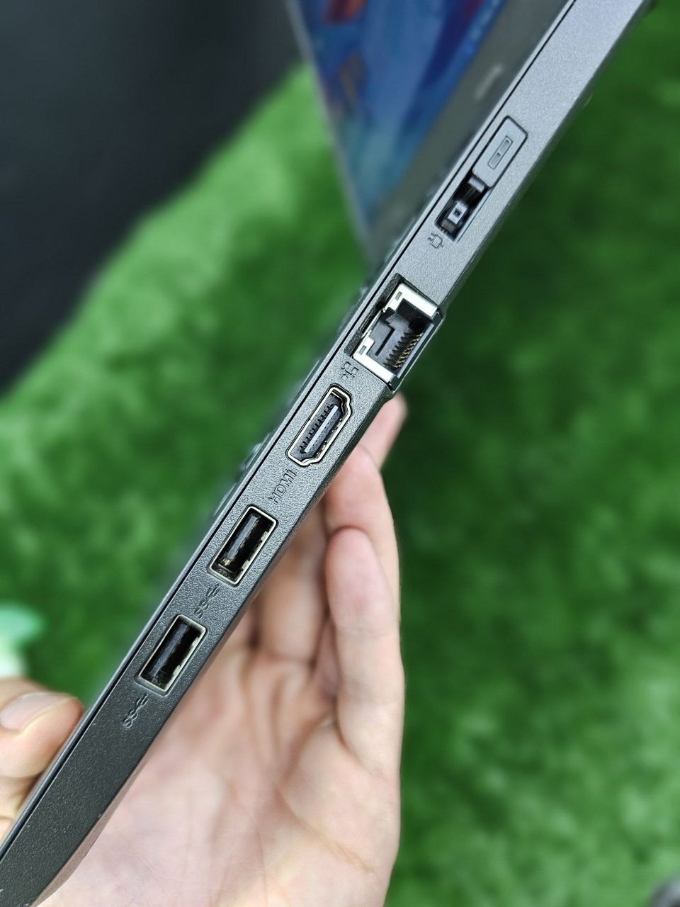 Lenovo  Ишлаганда тез ишлаб кутариб юрганда енгилгина Thinkpad